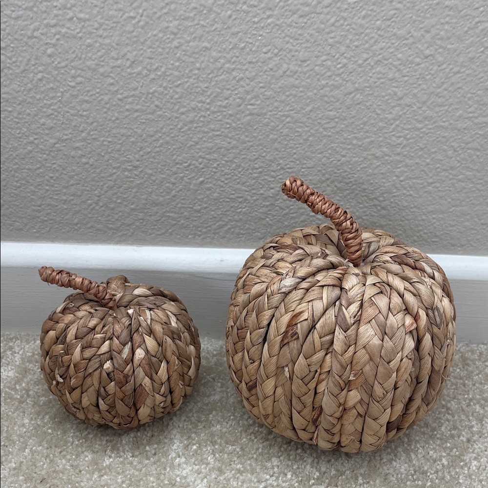 TARGET THRESHOLD Woven Straw Pumpkins Decor Set